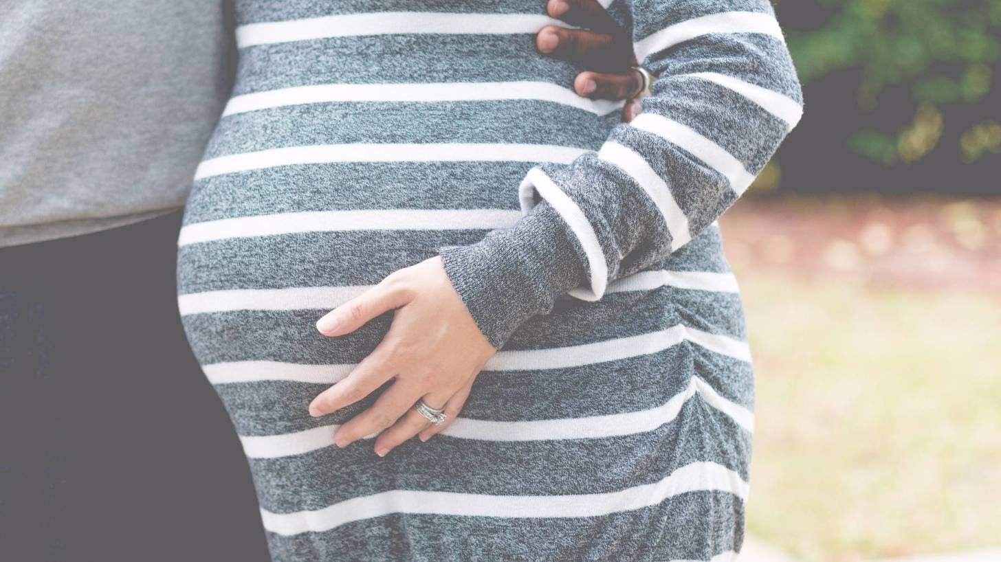 pregnant belly 