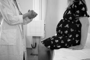 obgyn talking to pregnant patient